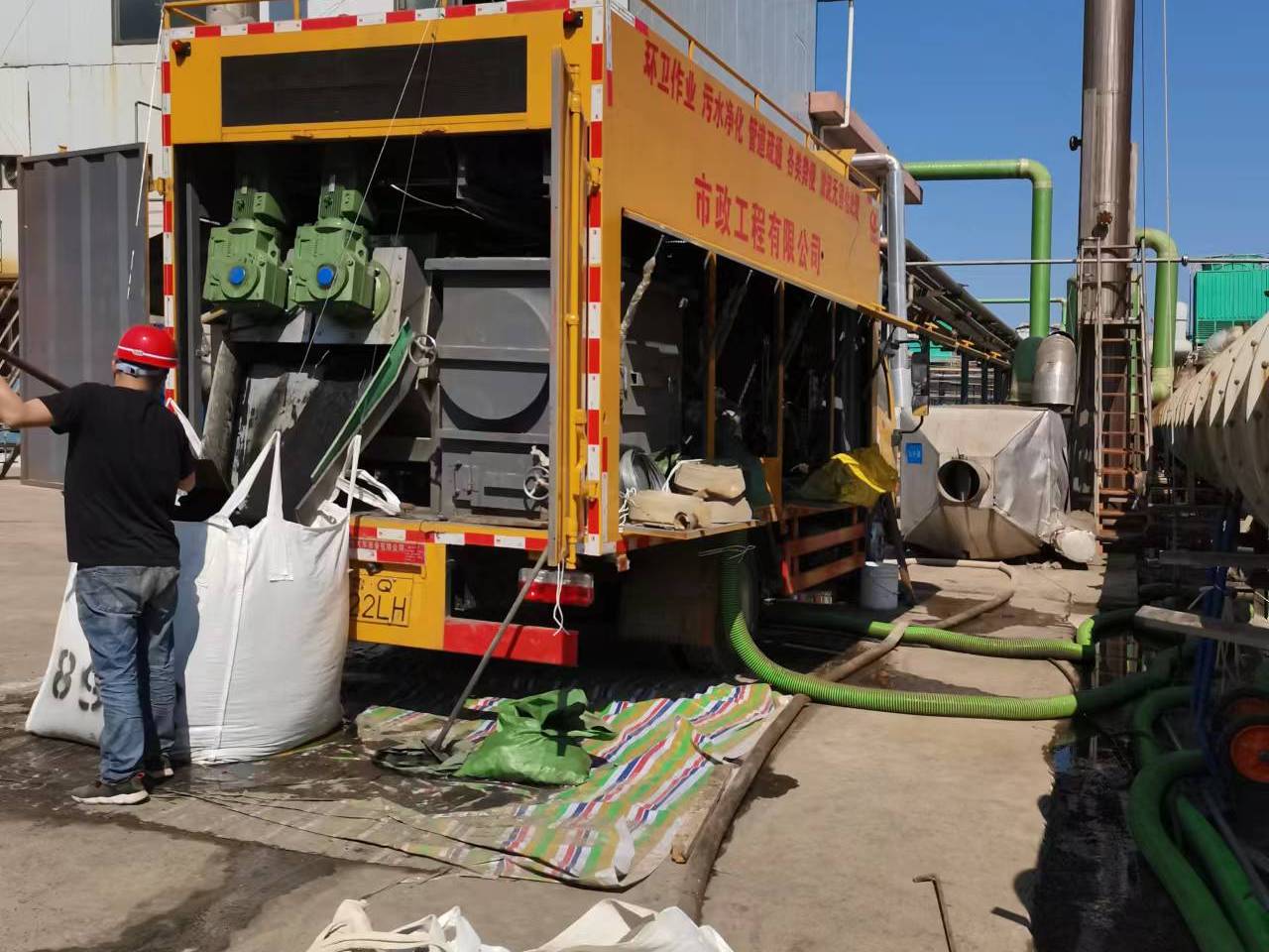 成华淤泥压干处理